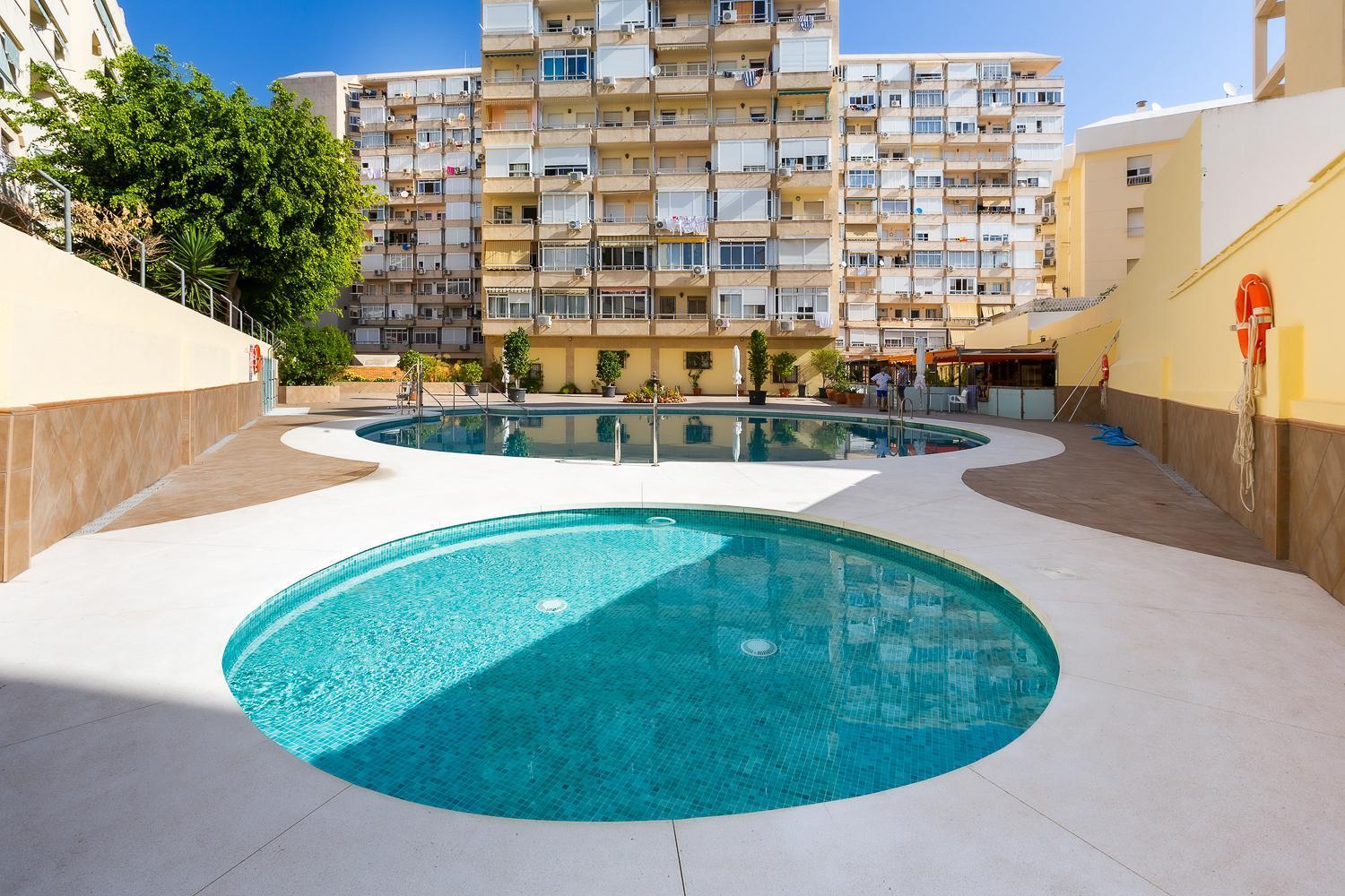Ver952 - Vistas Mar Y Piscina, Wifi, Playa 600 Metros, Centro 150 Metros Торремолінос Екстер'єр фото